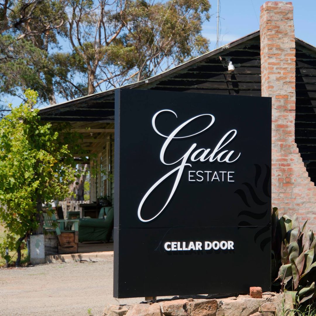 Gala Estate Vineyard Vintage Car tours